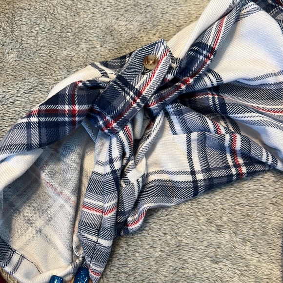 Button down - Picture 3 of 3